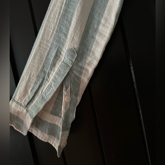 Abercrombie&Fitch - striped green &white button down - S - Picture 5 of 7